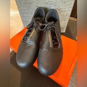 Men’s Nike Phantom Venom Club Soccer Cleats
